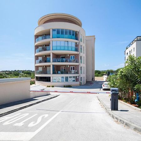 Monte Paradiso Sun Apartment Pula Exterior photo